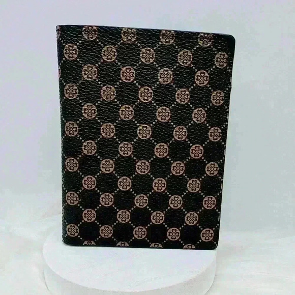 The Classic Card Wallet Flap in Coffee Brown - Picture 8 of 8